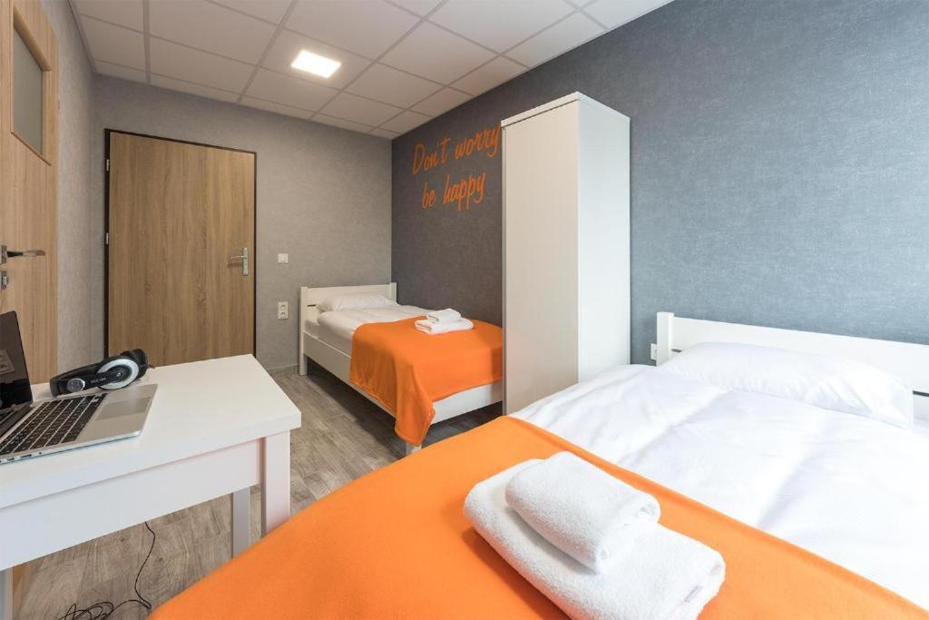 Dom Sportowca Bed & Breakfast Raciborz Bagian luar foto